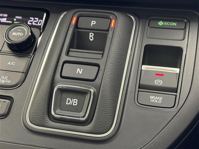 ステップワゴン e:HEVエアー EX 登録済未使用車/11.4インチ純正メモリーナビ/バックカメラ/シートヒーター/2列目オットマン/両側パワースライドドア/パワーリアゲート/BSM/Bluetooth/CD/DVD/USB/フルセグ(16枚目)