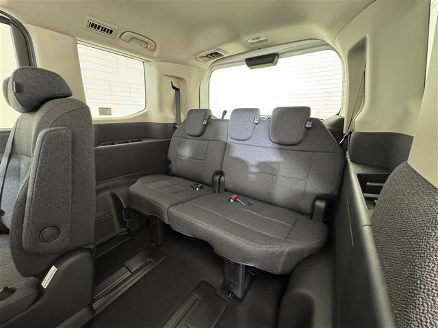 ステップワゴン e:HEVエアー EX 登録済未使用車/11.4インチ純正メモリーナビ/バックカメラ/シートヒーター/2列目オットマン/両側パワースライドドア/パワーリアゲート/BSM/Bluetooth/CD/DVD/USB/フルセグ(24枚目)