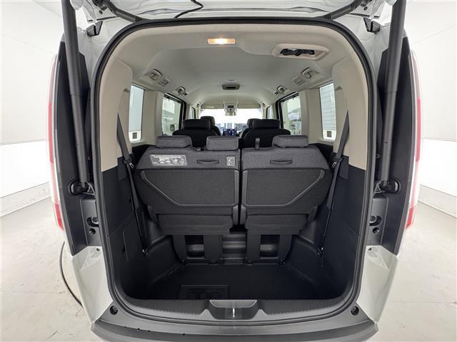 ステップワゴン e:HEVエアー EX 登録済未使用車/11.4インチ純正メモリーナビ/バックカメラ/シートヒーター/2列目オットマン/両側パワースライドドア/パワーリアゲート/BSM/Bluetooth/CD/DVD/USB/フルセグ(25枚目)