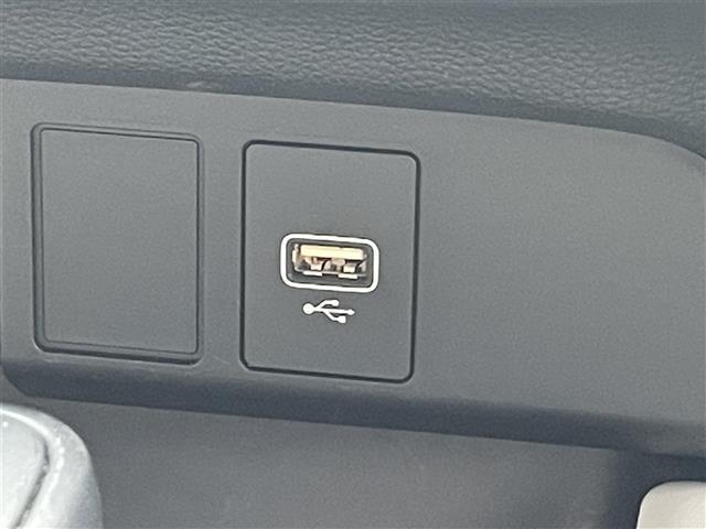 フィット e:HEVホーム 禁煙車/純正9型ナビ/ハーフレザーシート/追従クルーズコントロール/レーンキープアシスト/バックカメラ/クリアランスソナー/LED/オートハイビームビルトインETC/ドライブレコーダー(9枚目)