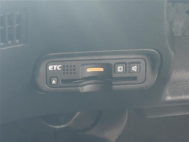ヴェゼル ハイブリッドZ・ホンダセンシング 禁煙車/純正8型ナビ/ハーフレザーシート/バックカメラ/レーンキープアシスト/追従クルーズコントロール/LEDヘッドライト/オートライト/シートヒーター/ビルトインETC/ドライブレコーダー(10枚目)