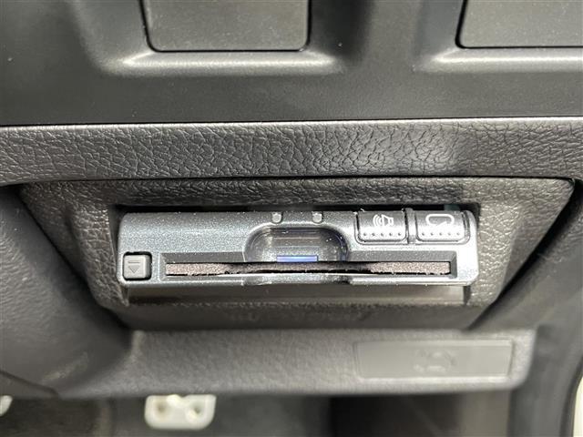 レヴォーグ １．６ＧＴ－Ｓアイサイト　禁煙車／純正ＳＤナビ／追従クルーズコントロール／パワーシート／レーンキープアシスト／ダウンヒルアシスト／純正１８ＡＷ／ＢＳＭ／ＬＥＤライト／スマートキー／Ｂｌｕｅｔｏｏｔｈ／バックカメラ／フルセグ（8枚目）