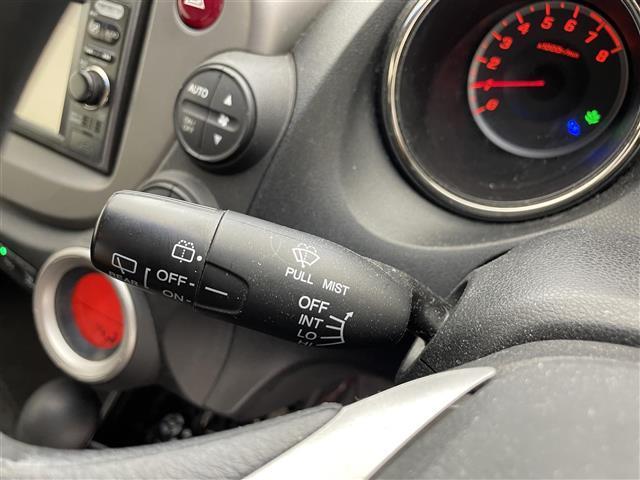 フィット 13G・スマートセレクション ファインスタイル 純正ディスプレイオーディオ/USB/SD/CD/ワンセグ/ビルトインETC/バックカメラ/ステアリングスイッチ/オートライト/パワーステアリング/フロントデフロスター/スマートキー/ドアバイザー(12枚目)