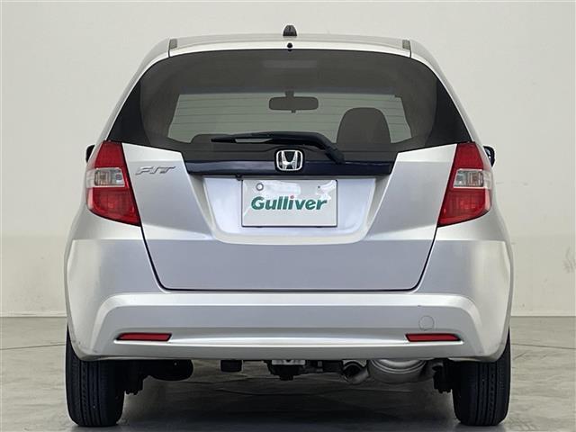 フィット 13G・スマートセレクション ファインスタイル 純正ディスプレイオーディオ/USB/SD/CD/ワンセグ/ビルトインETC/バックカメラ/ステアリングスイッチ/オートライト/パワーステアリング/フロントデフロスター/スマートキー/ドアバイザー(26枚目)