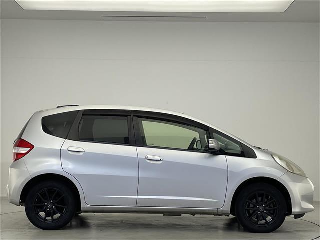 フィット 13G・スマートセレクション ファインスタイル 純正ディスプレイオーディオ/USB/SD/CD/ワンセグ/ビルトインETC/バックカメラ/ステアリングスイッチ/オートライト/パワーステアリング/フロントデフロスター/スマートキー/ドアバイザー(30枚目)