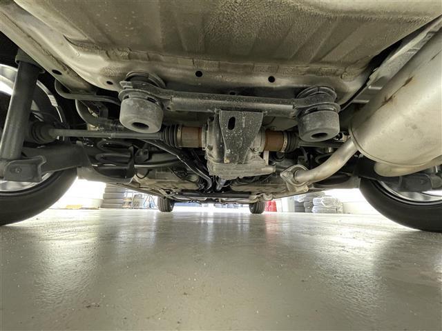 フィット 13G・スマートセレクション ファインスタイル 純正ディスプレイオーディオ/USB/SD/CD/ワンセグ/ビルトインETC/バックカメラ/ステアリングスイッチ/オートライト/パワーステアリング/フロントデフロスター/スマートキー/ドアバイザー(33枚目)