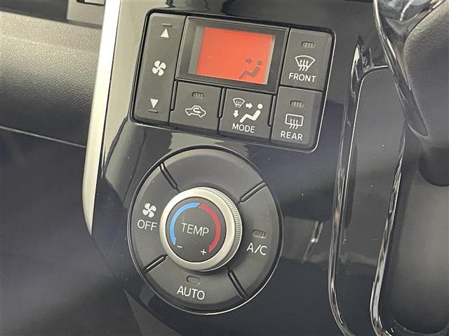 タント カスタムRS トップエディションSAII 禁煙車/純正SDナビ/バックカメラ/両側パワースライドドア/純正LEDライト/ハーフレザーシート/スマートキー/プッシュスタート/Bluetooth/CD/DVD/USB/フルセグ(10枚目)