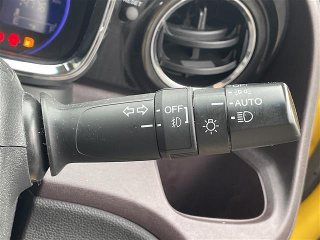 N-ONE プレミアム ツアラー・Lパッケージ 純正ディスプレイオーディオ/バックカメラ/クルーズコントロール/純正アルミホイール/オートライト/プッシュスタート/ETC/スマートキー/ステアリングリモコン/MTモード付AT/横滑り防止機能(16枚目)