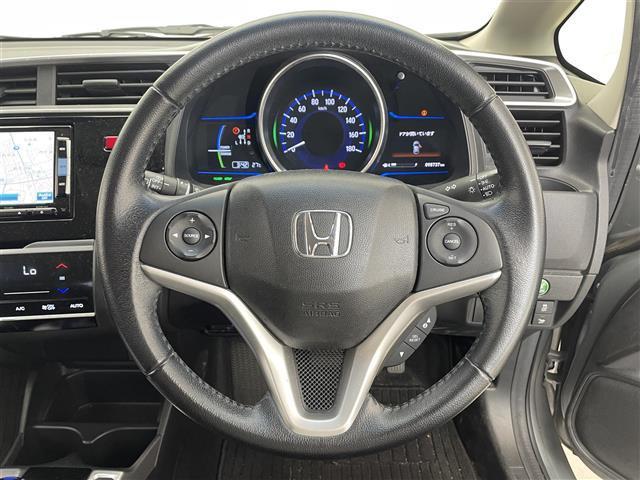 フィットハイブリッド Lパッケージ 禁煙車/純正ナビ/クルーズコントロール/バックカメラ/LEDヘッドライト/オートライト/ビルトインETC/衝突軽減ブレーキ/プッシュスタート/スマートキー/ステアリングリモコン(9枚目)