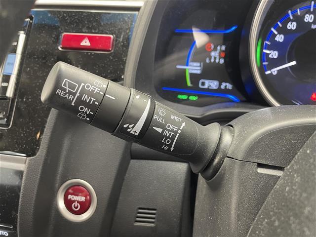 フィットハイブリッド Lパッケージ 禁煙車/純正ナビ/クルーズコントロール/バックカメラ/LEDヘッドライト/オートライト/ビルトインETC/衝突軽減ブレーキ/プッシュスタート/スマートキー/ステアリングリモコン(13枚目)