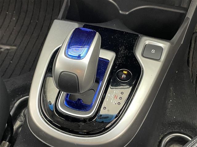 フィットハイブリッド Lパッケージ 禁煙車/純正ナビ/クルーズコントロール/バックカメラ/LEDヘッドライト/オートライト/ビルトインETC/衝突軽減ブレーキ/プッシュスタート/スマートキー/ステアリングリモコン(16枚目)