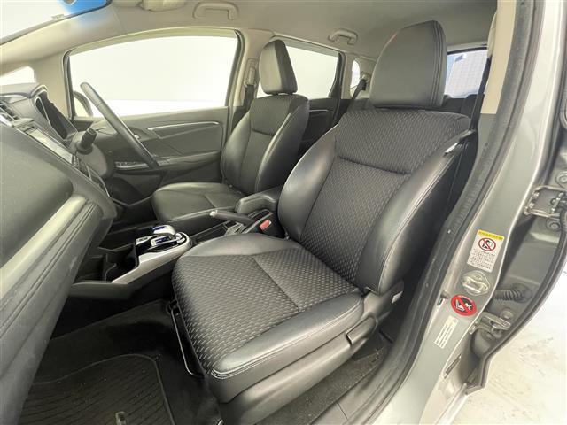 フィットハイブリッド Lパッケージ 禁煙車/純正ナビ/クルーズコントロール/バックカメラ/LEDヘッドライト/オートライト/ビルトインETC/衝突軽減ブレーキ/プッシュスタート/スマートキー/ステアリングリモコン(20枚目)