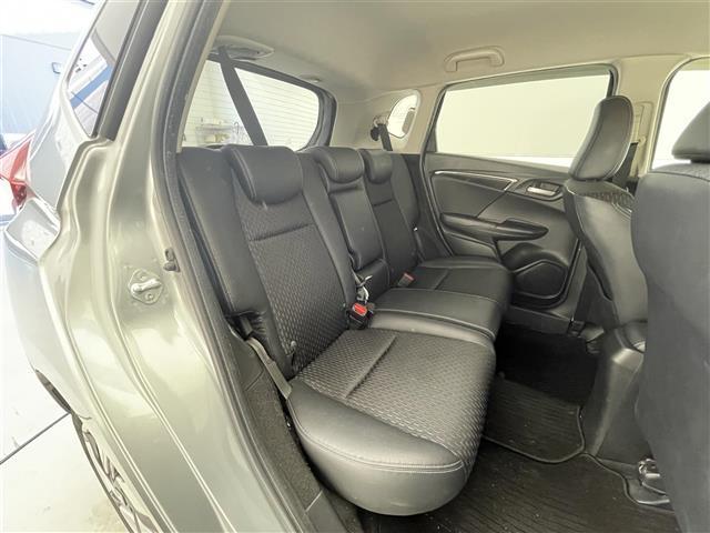 フィットハイブリッド Lパッケージ 禁煙車/純正ナビ/クルーズコントロール/バックカメラ/LEDヘッドライト/オートライト/ビルトインETC/衝突軽減ブレーキ/プッシュスタート/スマートキー/ステアリングリモコン(22枚目)