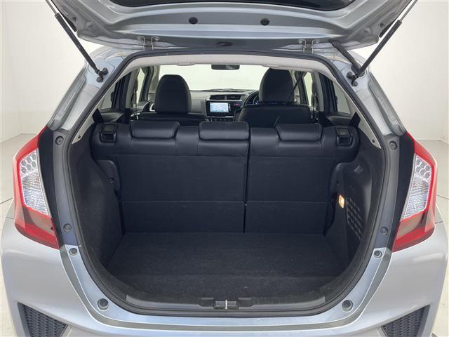 フィットハイブリッド Lパッケージ 禁煙車/純正ナビ/クルーズコントロール/バックカメラ/LEDヘッドライト/オートライト/ビルトインETC/衝突軽減ブレーキ/プッシュスタート/スマートキー/ステアリングリモコン(23枚目)