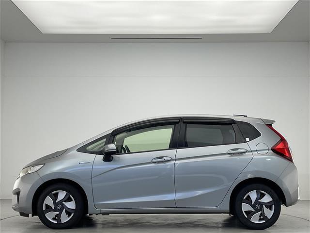 フィットハイブリッド Lパッケージ 禁煙車/純正ナビ/クルーズコントロール/バックカメラ/LEDヘッドライト/オートライト/ビルトインETC/衝突軽減ブレーキ/プッシュスタート/スマートキー/ステアリングリモコン(30枚目)