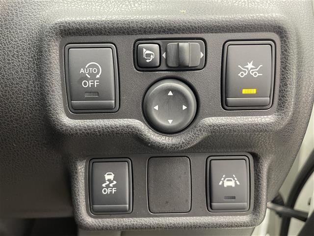 ノート メダリスト X Vセレクション+セーフティII 禁煙車/純正ナビ/ハーフレザーシート/全方位カメラ/クリアランスソナー/レーンキープアシスト/衝突軽減ブレーキ/LEDヘッドライト/オートライト/プッシュスタート/スマートキー(8枚目)