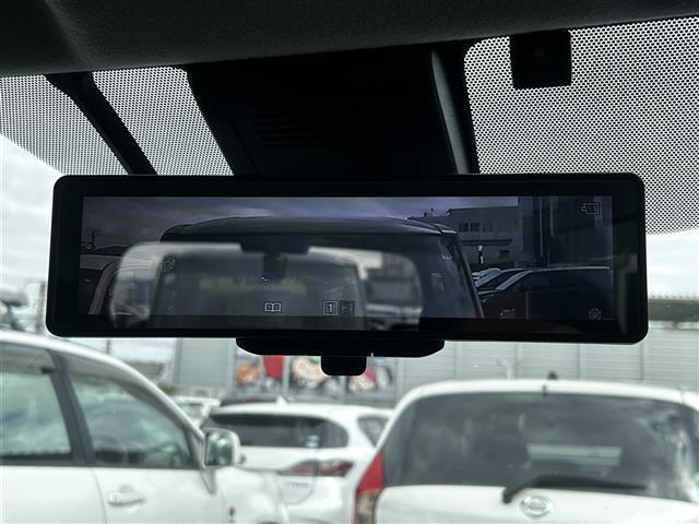 シエンタ ハイブリッドＧ　クエロ　純正９インチナビ／全方位カメラ／デジタルインナーミラー／ハーフレザーシート／シートヒーター／ステアリングヒーター／クルーズコントロール／両側パワースライドドア／ＥＴＣ／前後ドライブレコーダー（8枚目）