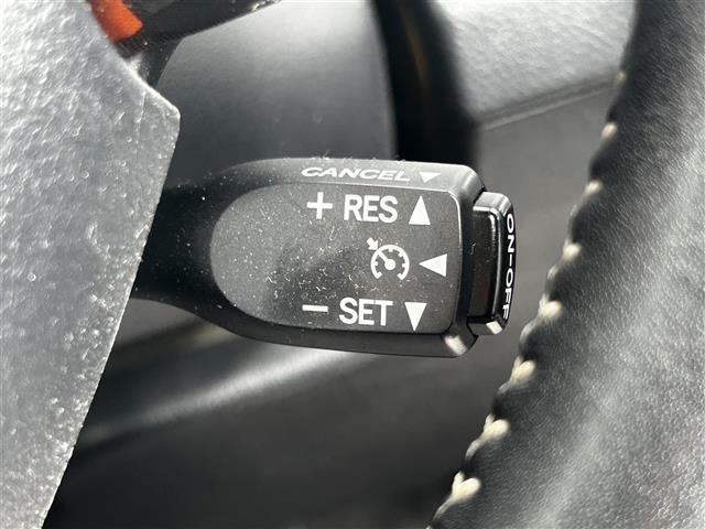 シエンタ ハイブリッドＧ　クエロ　純正９インチナビ／全方位カメラ／デジタルインナーミラー／ハーフレザーシート／シートヒーター／ステアリングヒーター／クルーズコントロール／両側パワースライドドア／ＥＴＣ／前後ドライブレコーダー（9枚目）