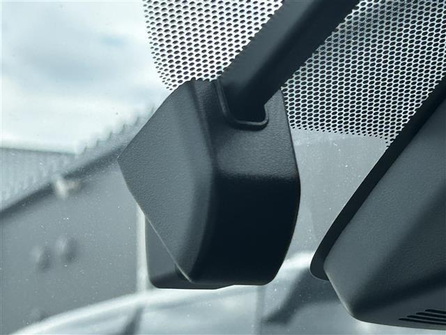 シエンタ ハイブリッドＧ　クエロ　純正９インチナビ／全方位カメラ／デジタルインナーミラー／ハーフレザーシート／シートヒーター／ステアリングヒーター／クルーズコントロール／両側パワースライドドア／ＥＴＣ／前後ドライブレコーダー（11枚目）