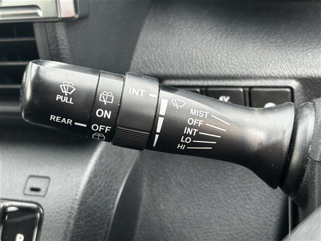 シエンタ ハイブリッドＧ　クエロ　純正９インチナビ／全方位カメラ／デジタルインナーミラー／ハーフレザーシート／シートヒーター／ステアリングヒーター／クルーズコントロール／両側パワースライドドア／ＥＴＣ／前後ドライブレコーダー（19枚目）