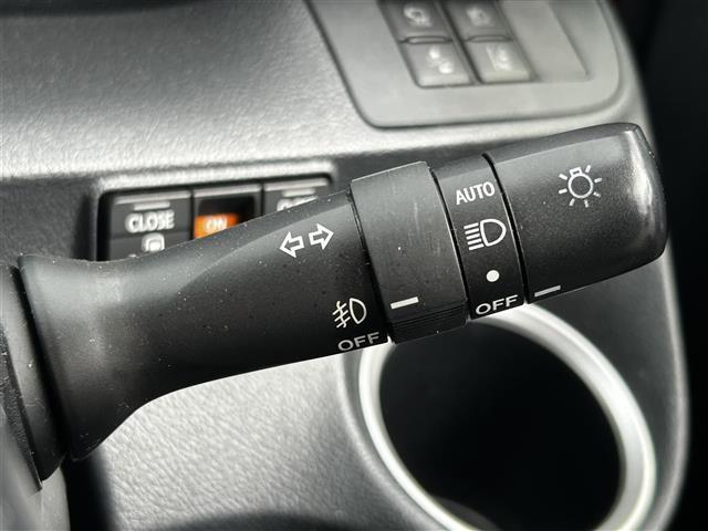 シエンタ ハイブリッドＧ　クエロ　純正９インチナビ／全方位カメラ／デジタルインナーミラー／ハーフレザーシート／シートヒーター／ステアリングヒーター／クルーズコントロール／両側パワースライドドア／ＥＴＣ／前後ドライブレコーダー（20枚目）