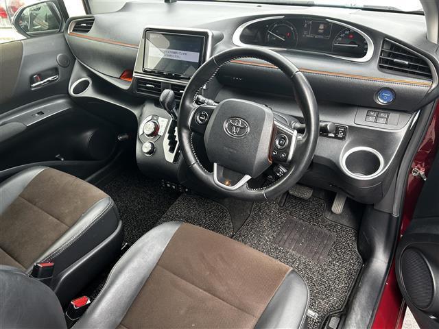 シエンタ ハイブリッドＧ　クエロ　純正９インチナビ／全方位カメラ／デジタルインナーミラー／ハーフレザーシート／シートヒーター／ステアリングヒーター／クルーズコントロール／両側パワースライドドア／ＥＴＣ／前後ドライブレコーダー（22枚目）