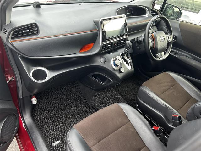 シエンタ ハイブリッドＧ　クエロ　純正９インチナビ／全方位カメラ／デジタルインナーミラー／ハーフレザーシート／シートヒーター／ステアリングヒーター／クルーズコントロール／両側パワースライドドア／ＥＴＣ／前後ドライブレコーダー（24枚目）