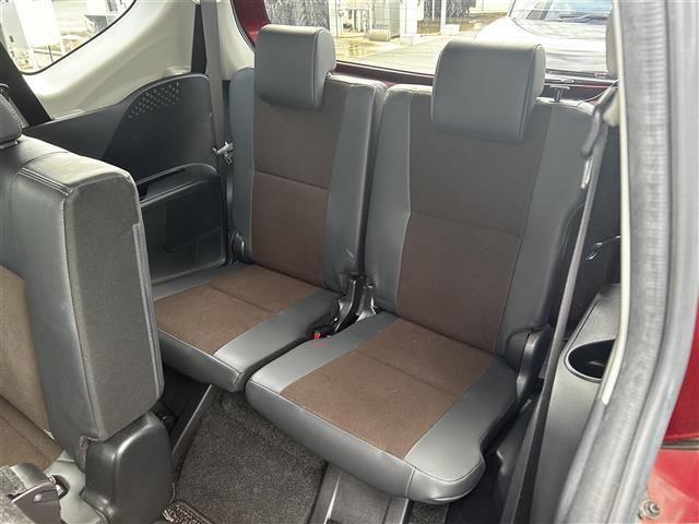 シエンタ ハイブリッドＧ　クエロ　純正９インチナビ／全方位カメラ／デジタルインナーミラー／ハーフレザーシート／シートヒーター／ステアリングヒーター／クルーズコントロール／両側パワースライドドア／ＥＴＣ／前後ドライブレコーダー（28枚目）