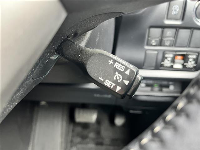 ノア Si ダブルバイビーII 禁煙車/純正10型ナビ/12型後席モニター/クルーズコントロール/ハーフレザーシート/LEDヘッドライト/両側電動スライドドア/バックカメラ/レーンキープアシスト/オートハイビーム/前後ソナー(17枚目)