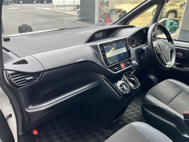 ノア Si ダブルバイビーII 禁煙車/純正10型ナビ/12型後席モニター/クルーズコントロール/ハーフレザーシート/LEDヘッドライト/両側電動スライドドア/バックカメラ/レーンキープアシスト/オートハイビーム/前後ソナー(22枚目)