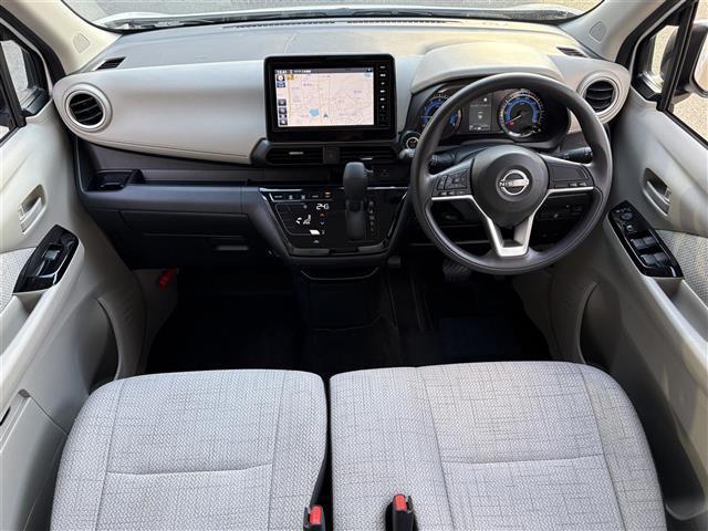 デイズ Ｘ　純正９インチナビ　Ｂｌｕｅｔｏｏｔｈ／ＳＤ／フルセグ／ＥＴＣ／全方位カメラ／コーナーセンサー／衝突軽減装置／ステアリングスイッチ／パワーステアリング／純正アルミホイール／オートライト／スマートキー（4枚目）