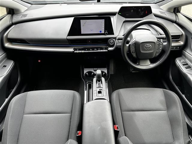 プリウス Ｇ　純正８インチナビ／全方位カメラ／モデリスタエアロ／追従クルーズコントロール／シートヒーター／純正１９インチアルミホイール／ＥＴＣ２．０／前後ドライブレコーダー／オートブレーキホールド／オートハイビーム（3枚目）