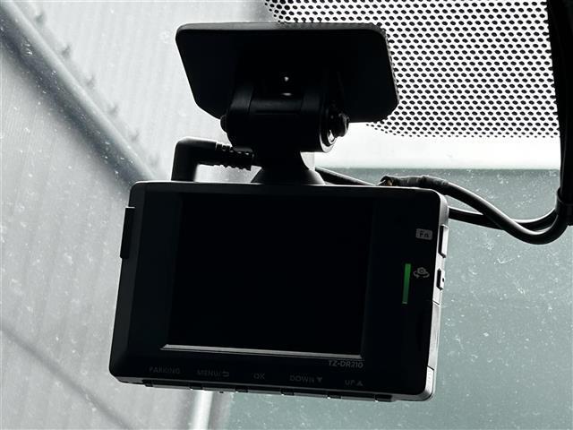 プリウス Ｇ　純正８インチナビ／全方位カメラ／モデリスタエアロ／追従クルーズコントロール／シートヒーター／純正１９インチアルミホイール／ＥＴＣ２．０／前後ドライブレコーダー／オートブレーキホールド／オートハイビーム（7枚目）