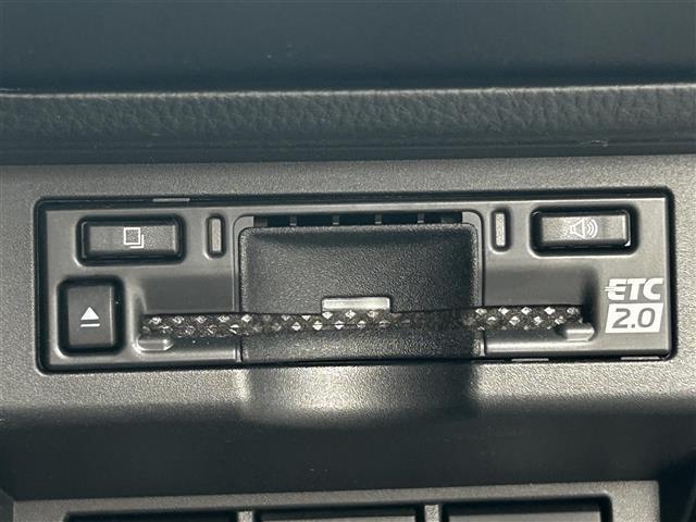 プリウス Ｇ　純正８インチナビ／全方位カメラ／モデリスタエアロ／追従クルーズコントロール／シートヒーター／純正１９インチアルミホイール／ＥＴＣ２．０／前後ドライブレコーダー／オートブレーキホールド／オートハイビーム（9枚目）