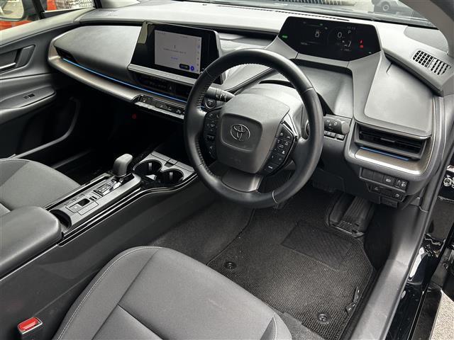 プリウス Ｇ　純正８インチナビ／全方位カメラ／モデリスタエアロ／追従クルーズコントロール／シートヒーター／純正１９インチアルミホイール／ＥＴＣ２．０／前後ドライブレコーダー／オートブレーキホールド／オートハイビーム（18枚目）