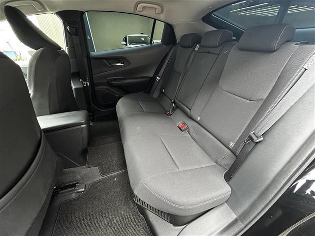 プリウス Ｇ　純正８インチナビ／全方位カメラ／モデリスタエアロ／追従クルーズコントロール／シートヒーター／純正１９インチアルミホイール／ＥＴＣ２．０／前後ドライブレコーダー／オートブレーキホールド／オートハイビーム（23枚目）