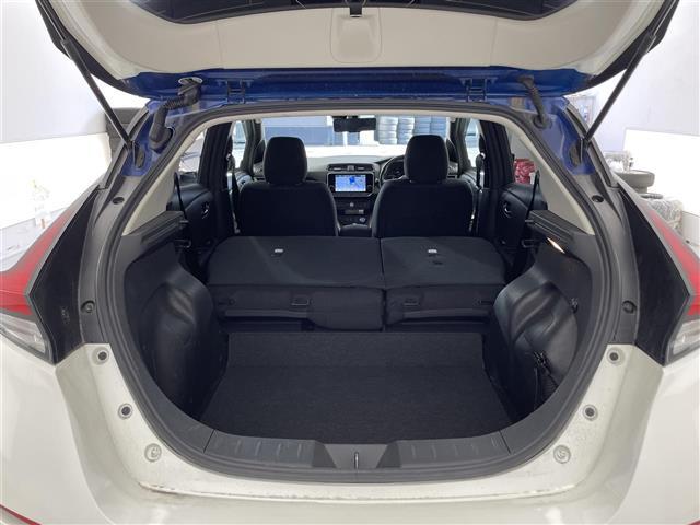 リーフ Ｘ　Ｖセレクション　禁煙車／純正９インチナビ／プロパイロット／全方位カメラ／電子パーキングブレーキ／デジタルインナーミラー／シートヒーター／ステアリングヒーター／ブラインドスポットモニター／ＥＴＣ２．０／オートライト（24枚目）