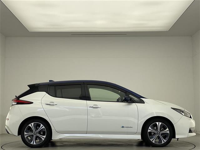 リーフ Ｘ　Ｖセレクション　禁煙車／純正９インチナビ／プロパイロット／全方位カメラ／電子パーキングブレーキ／デジタルインナーミラー／シートヒーター／ステアリングヒーター／ブラインドスポットモニター／ＥＴＣ２．０／オートライト（32枚目）