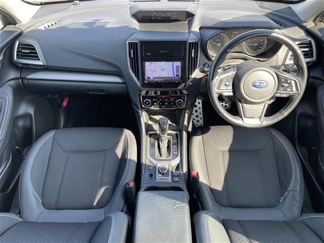 フォレスター プレミアム 禁煙車/純正ナビ/追従クルーズコントロール/ブラインドスポットモニター/バックカメラ/ETC/ステアリングスイッチ/ステアリングヒーター/ハーフレザーシート/シートヒーター/パワーシート/LEDライト(4枚目)