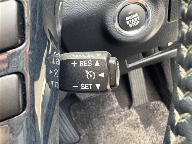 クラウン アスリート プレミアムエディション 純正8インチナビ/バックカメラ/電動リアゲート/クルーズコントロール/パワーシート/ステアリングリモコン/オートライト/アダプティブフロントライティングシステム/コーナーセンサー/ETC(7枚目)