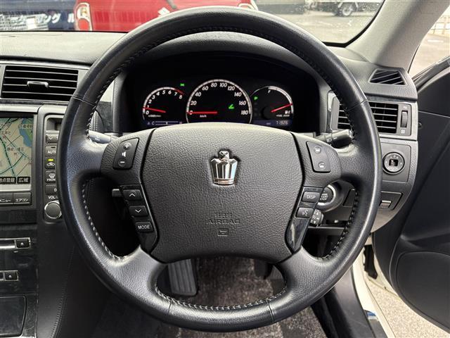 クラウン アスリート プレミアムエディション 純正8インチナビ/バックカメラ/電動リアゲート/クルーズコントロール/パワーシート/ステアリングリモコン/オートライト/アダプティブフロントライティングシステム/コーナーセンサー/ETC(9枚目)