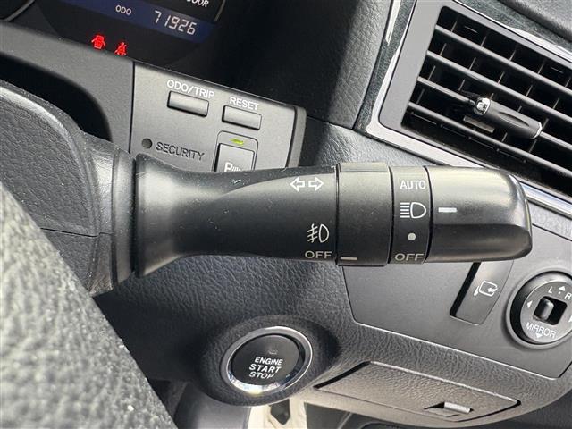 クラウン アスリート プレミアムエディション 純正8インチナビ/バックカメラ/電動リアゲート/クルーズコントロール/パワーシート/ステアリングリモコン/オートライト/アダプティブフロントライティングシステム/コーナーセンサー/ETC(16枚目)