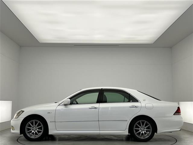 クラウン アスリート プレミアムエディション 純正8インチナビ/バックカメラ/電動リアゲート/クルーズコントロール/パワーシート/ステアリングリモコン/オートライト/アダプティブフロントライティングシステム/コーナーセンサー/ETC(29枚目)