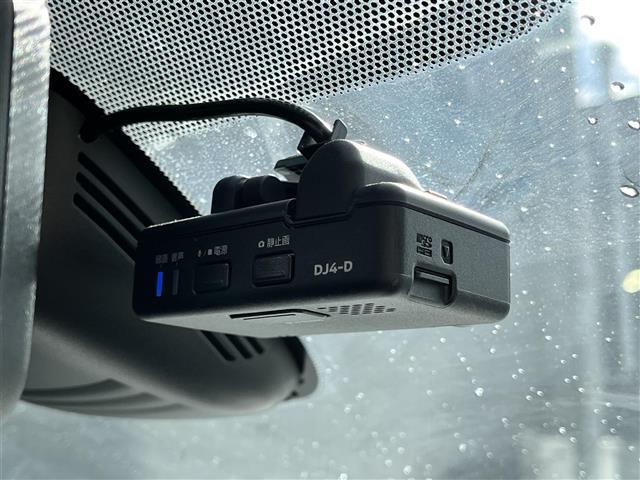 セレナ ハイウェイスター VセレクションII 禁煙車/純正9インチナビ/全方位カメラ/純正フリップダウンモニター/両側パワースライドドア/プロパイロット/クリアランスソナー/前後ドラレコ/LEDヘッドライト/ビルトインETC/プッシュスタート(14枚目)