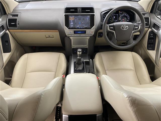 ランドクルーザープラド ＴＸ　Ｌパッケージ　マットブラックエディション　禁煙車／純正９インチナビ／バックカメラ／サンルーフ／追従クルーズコントロール／ＥＴＣ／前後ドライブレコーダー／シートヒーター／パワーシート／コーナーセンサー／電動格納サードシート／本革シート／ＬＥＤ（4枚目）