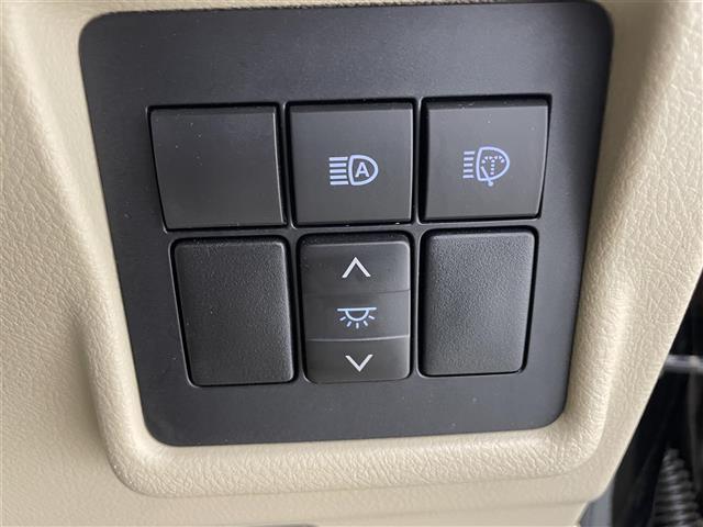 ランドクルーザープラド ＴＸ　Ｌパッケージ　マットブラックエディション　禁煙車／純正９インチナビ／バックカメラ／サンルーフ／追従クルーズコントロール／ＥＴＣ／前後ドライブレコーダー／シートヒーター／パワーシート／コーナーセンサー／電動格納サードシート／本革シート／ＬＥＤ（10枚目）