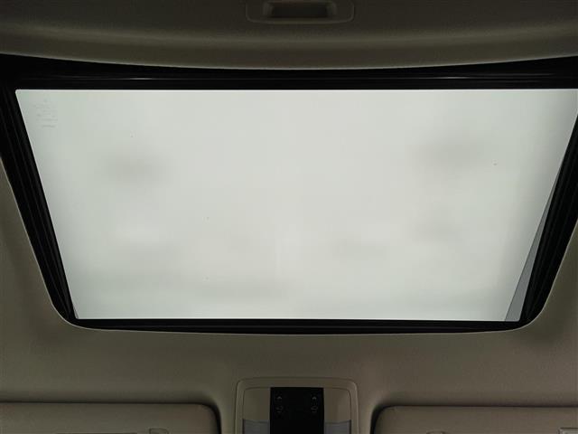 ランドクルーザープラド ＴＸ　Ｌパッケージ　マットブラックエディション　禁煙車／純正９インチナビ／バックカメラ／サンルーフ／追従クルーズコントロール／ＥＴＣ／前後ドライブレコーダー／シートヒーター／パワーシート／コーナーセンサー／電動格納サードシート／本革シート／ＬＥＤ（11枚目）