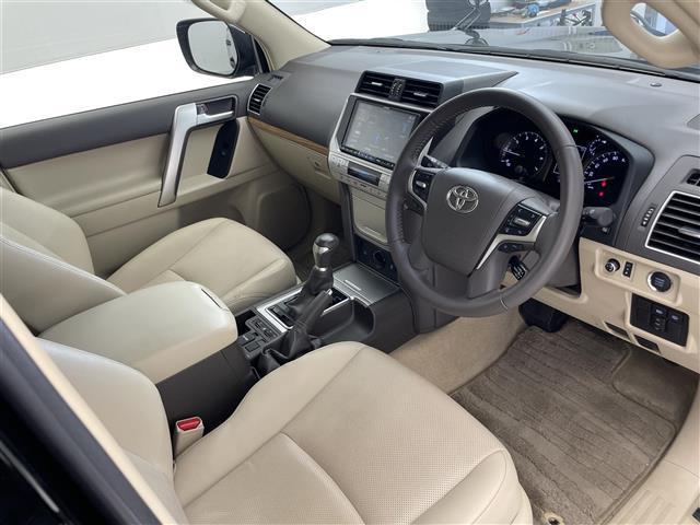 ランドクルーザープラド ＴＸ　Ｌパッケージ　マットブラックエディション　禁煙車／純正９インチナビ／バックカメラ／サンルーフ／追従クルーズコントロール／ＥＴＣ／前後ドライブレコーダー／シートヒーター／パワーシート／コーナーセンサー／電動格納サードシート／本革シート／ＬＥＤ（22枚目）