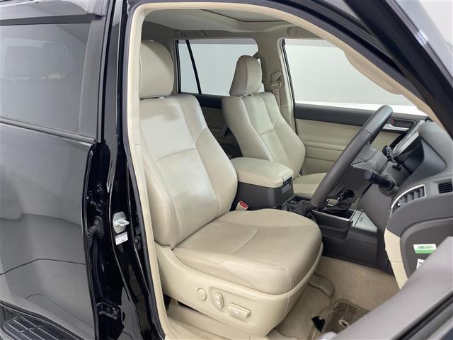 ランドクルーザープラド ＴＸ　Ｌパッケージ　マットブラックエディション　禁煙車／純正９インチナビ／バックカメラ／サンルーフ／追従クルーズコントロール／ＥＴＣ／前後ドライブレコーダー／シートヒーター／パワーシート／コーナーセンサー／電動格納サードシート／本革シート／ＬＥＤ（23枚目）