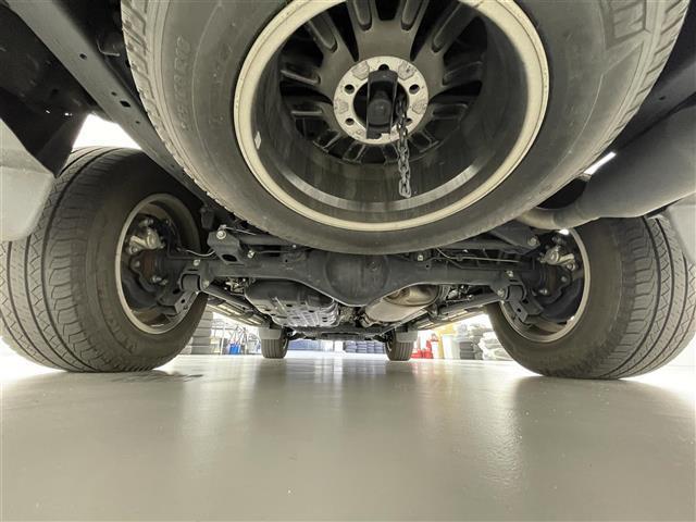 ランドクルーザープラド ＴＸ　Ｌパッケージ　マットブラックエディション　禁煙車／純正９インチナビ／バックカメラ／サンルーフ／追従クルーズコントロール／ＥＴＣ／前後ドライブレコーダー／シートヒーター／パワーシート／コーナーセンサー／電動格納サードシート／本革シート／ＬＥＤ（41枚目）